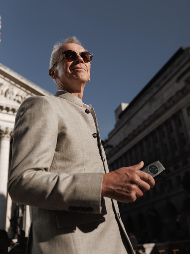 Hutch Hutchison: "Cha đẻ" Vertu hay nhà sáng lập điện thoại xa xỉ XOR?- Ảnh 3.