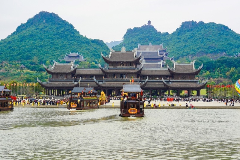 Lễ hội chùa Tam Chúc diễn ra từ ngày 26/2 đến 3/3 (tức ngày 10 – 15 tháng Giêng). Ảnh: Hoàng Hòa