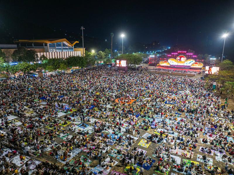 Hội xuân Núi Bà Đen năm Bính Ngọ 2026 thu hút đông đảo du khách.