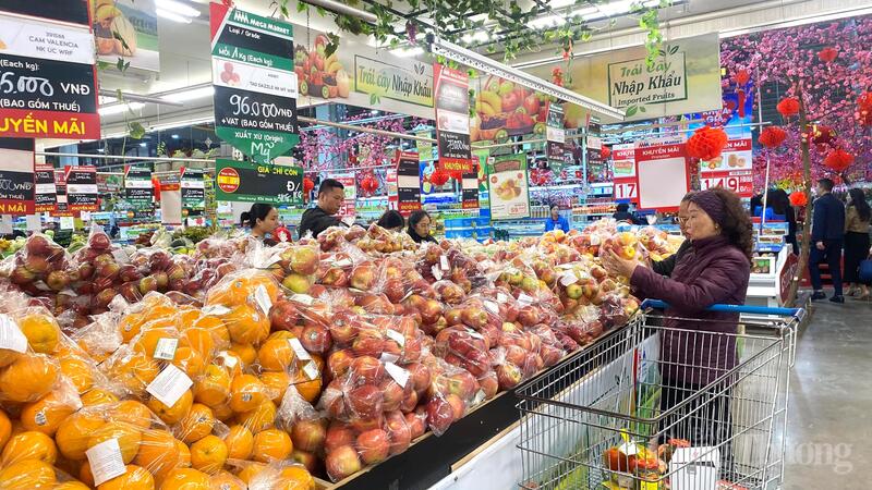 Nhiều siêu thị, trung tâm thương mại lớn tại Hải Phòng mở cửa từ mùng 2 tết phục vụ nhu cầu mua sắm của nhân dân và du khách.