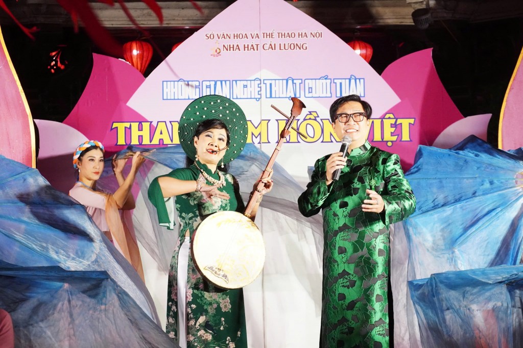 Hà Nội trân trọng và phát huy những giá trị văn hóa truyền thống Hà Nội trân trọng và phát huy những giá trị văn hóa truyền thống