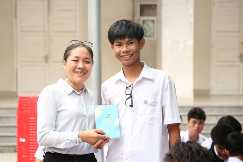 Petrovietnam thắp sáng niềm tin, tiếp sức tương lai cho thế hệ trẻ TP. Hồ Chí Minh Petrovietnam thắp sáng niềm tin, tiếp sức tương lai cho thế hệ trẻ TP Hồ Chí Minh