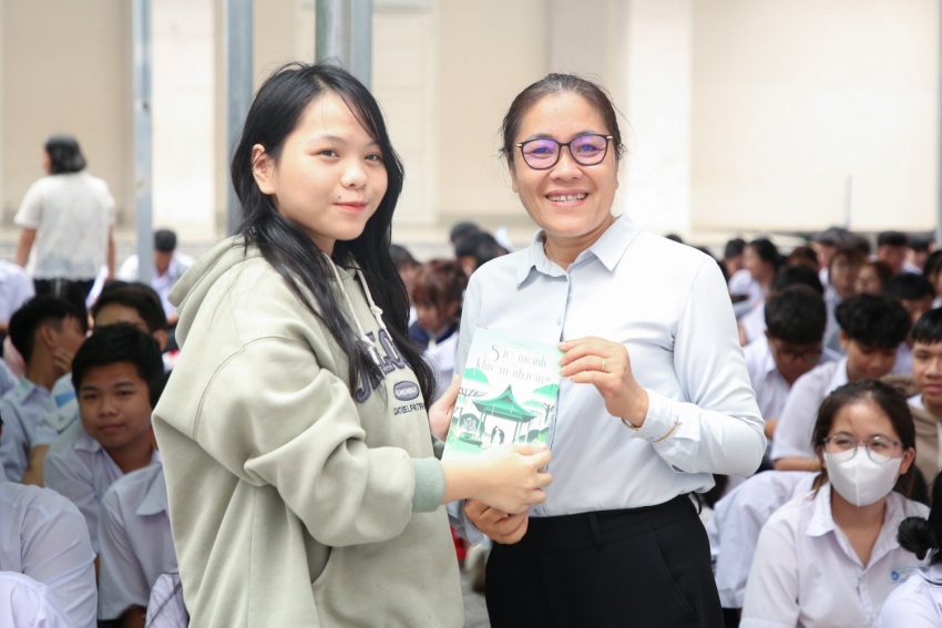 Petrovietnam thắp sáng niềm tin, tiếp sức tương lai cho thế hệ trẻ TP. Hồ Chí Minh Petrovietnam thắp sáng niềm tin, tiếp sức tương lai cho thế hệ trẻ TP Hồ Chí Minh