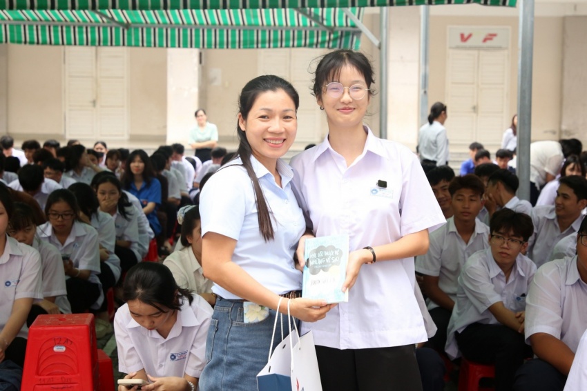 Petrovietnam thắp sáng niềm tin, tiếp sức tương lai cho thế hệ trẻ TP. Hồ Chí Minh Petrovietnam thắp sáng niềm tin, tiếp sức tương lai cho thế hệ trẻ TP Hồ Chí Minh