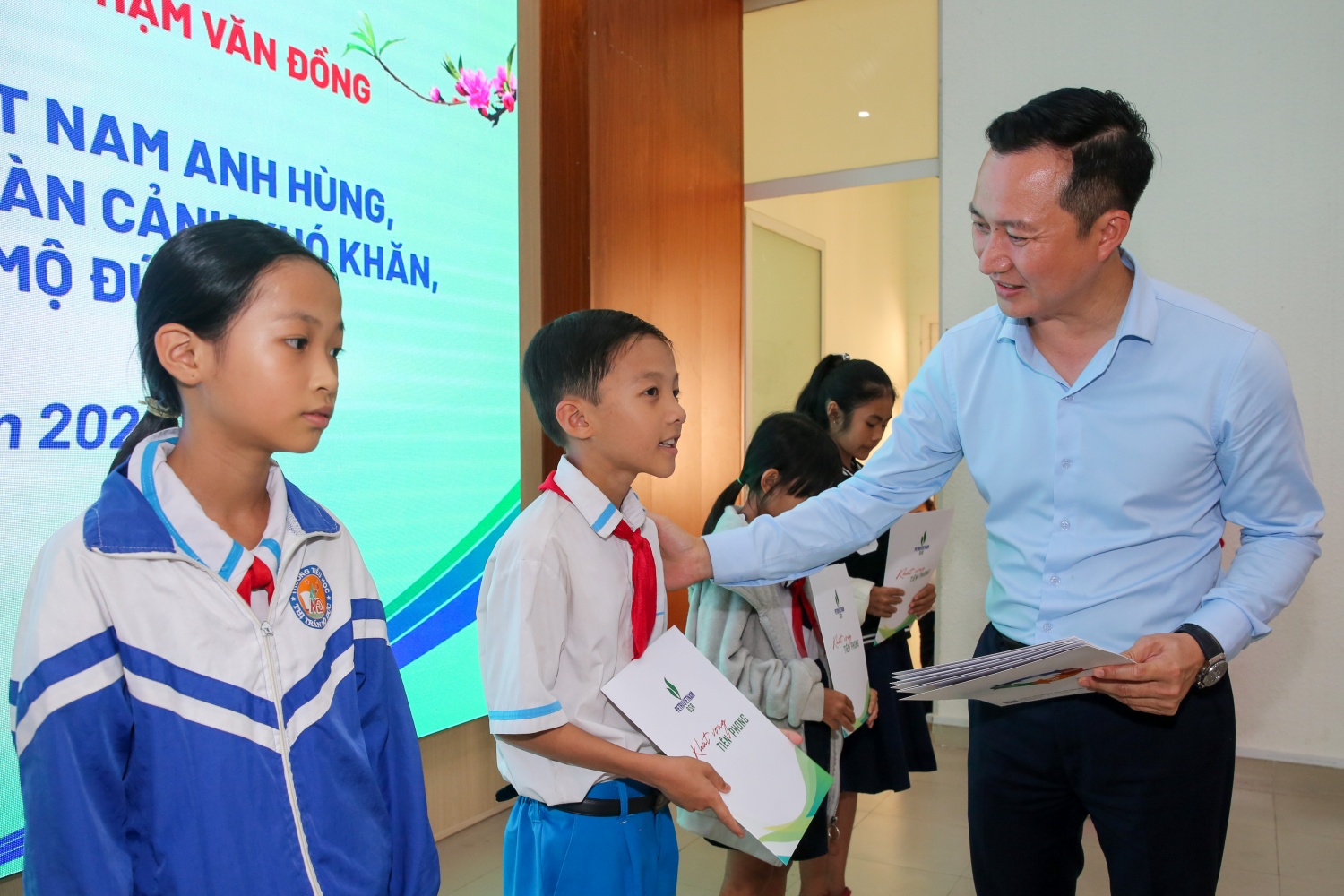 BSR lan tỏa nghĩa tình tại quê hương cố Thủ tướng Phạm Văn Đồng BSR lan tỏa nghĩa tình tại quê hương cố Thủ tướng Phạm Văn Đồng