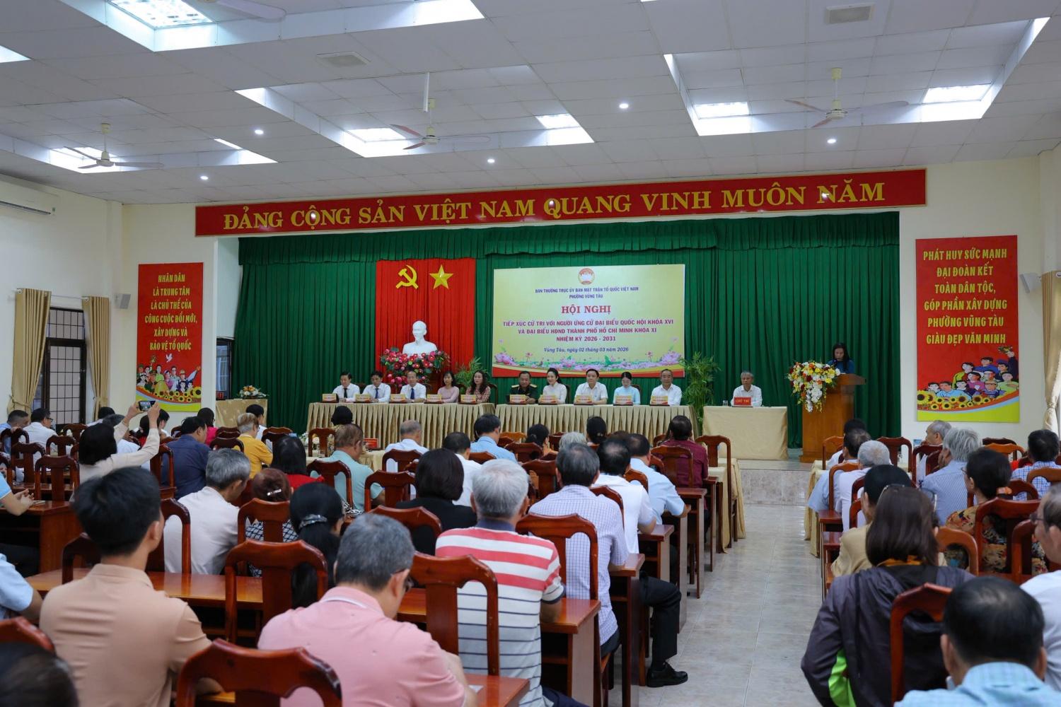 Cử tri phường Vũng Tàu (TP. Hồ Chí Minh) gửi gắm kỳ vọng vào Petrovietnam Cử tri phường Vũng Tàu (TP. Hồ Chí Minh) gửi gắm kỳ vọng vào Petrovietnam