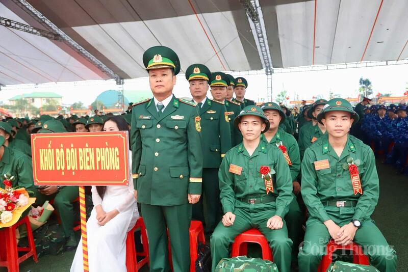 Sáng 5/3, tỉnh Hà Tĩnh trang trọng tổ chức Lễ giao nhận quân năm 2026.