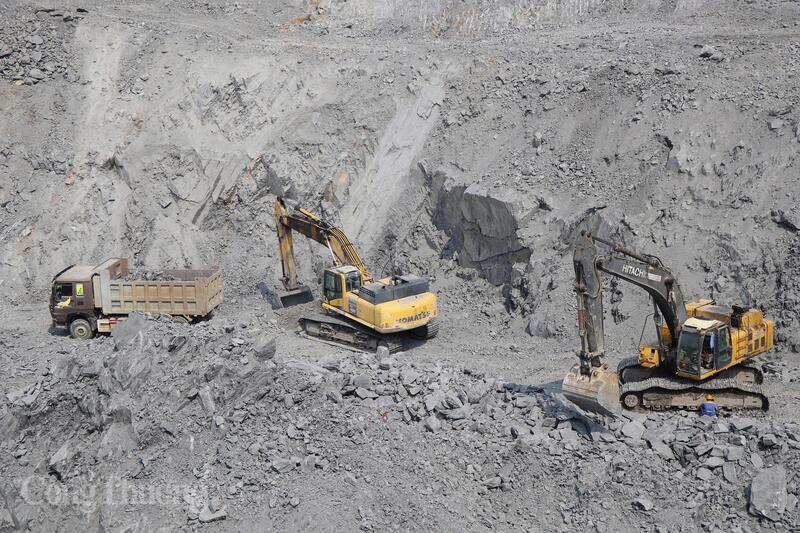 Công trường từng bước lấy lại nhịp thi công nhờ sự điều hành quyết liệt và phối hợp chặt chẽ giữa các đơn vị. Ảnh: Thanh Tuấn