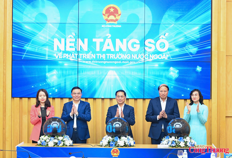 Việc ra mắt Nền tảng số cũng được kỳ vọng sẽ giúp doanh nghiệp mở rộng thị trường, tạo đột phá trong xuất khẩu, từ đó góp phần vào quá trình thúc đẩy tăng trưởng kinh tế đạt 2 con số.