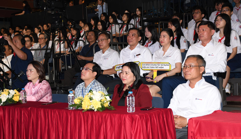 Lãnh đạo Sở Công Thương TP. Hồ Chí Minh và các đại biểu tham dự sự kiện. Ảnh: Minh Khuê.