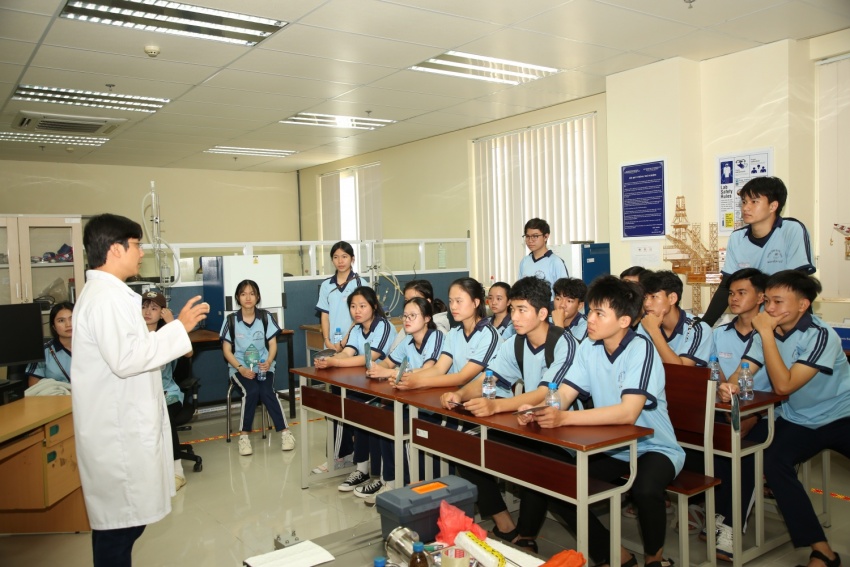 PVU và PV College tổ chức chuỗi chương trình hướng nghiệp cho học sinh THPT khu vực Bà Rịa - Vũng Tàu