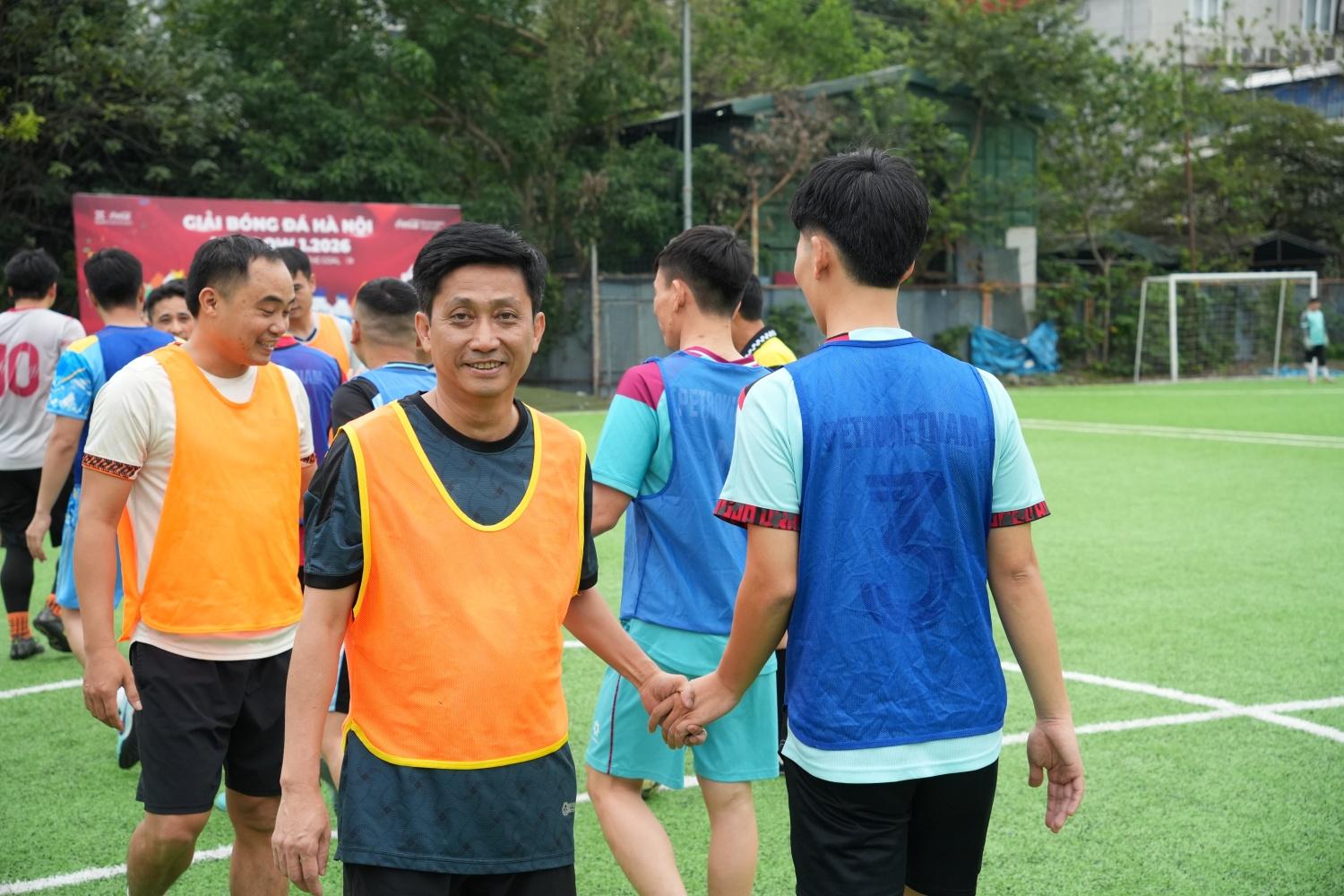 Sôi nổi giải bóng đá giao hữu Petrovietnam chào mừng 95 năm Ngày thành lập Đoàn