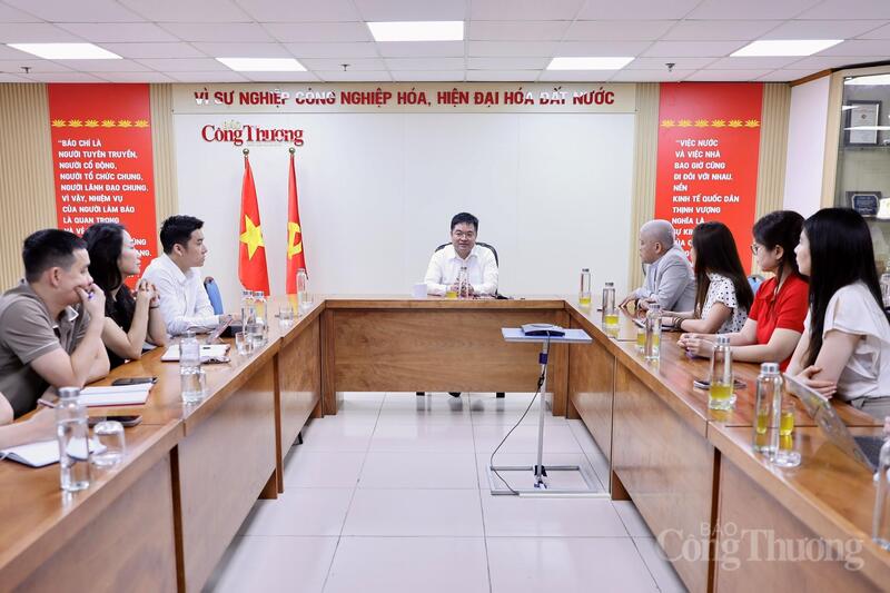 Buổi làm việc giữa Báo Công Thương và TikTok Việt Nam, sáng 26/3. Ảnh: Quỳnh Trang