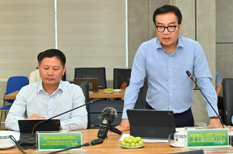 Phó Bí thư Đảng ủy, Tổng Giám đốc BSR Nguyễn Việt Thắng thông tin về kết quả hoạt động sản xuất kinh doanh của BSR - Ảnh: Nam Nguyễn