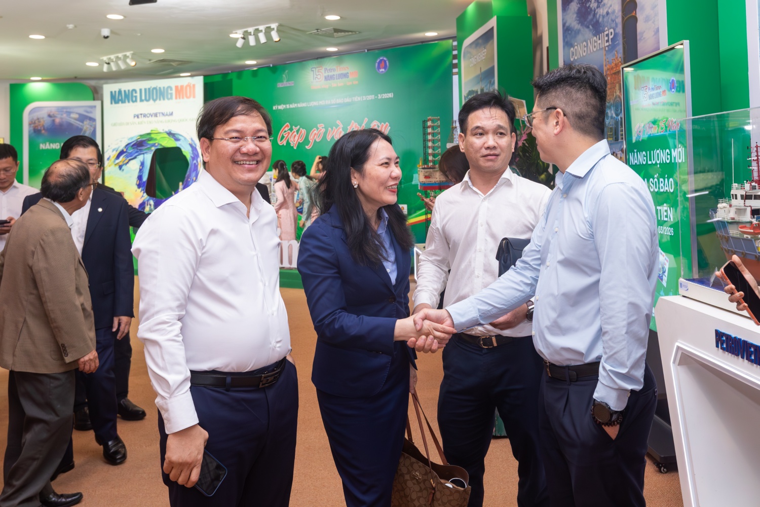 Lễ kỷ niệm 15 năm Năng lượng Mới - PetroTimes: Những khoảnh khắc đáng nhớ Lễ kỷ niệm 15 năm Năng lượng Mới - PetroTimes: Những khoảnh khắc đáng nhớ