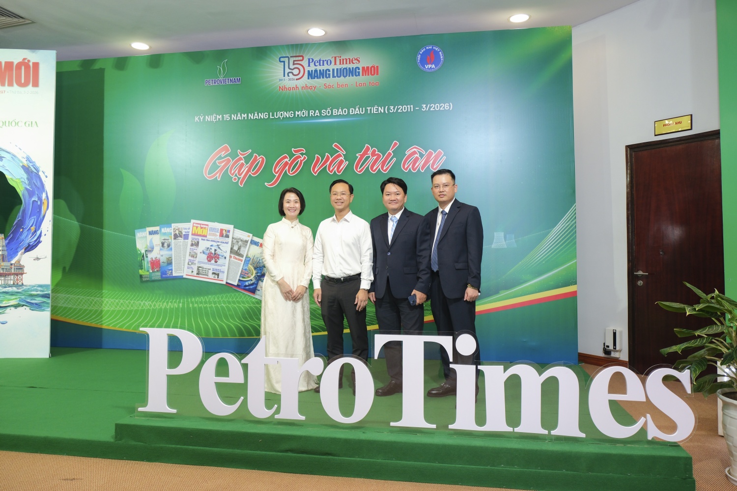 Lễ kỷ niệm 15 năm Năng lượng Mới - PetroTimes: Những khoảnh khắc đáng nhớ Lễ kỷ niệm 15 năm Năng lượng Mới - PetroTimes: Những khoảnh khắc đáng nhớ
