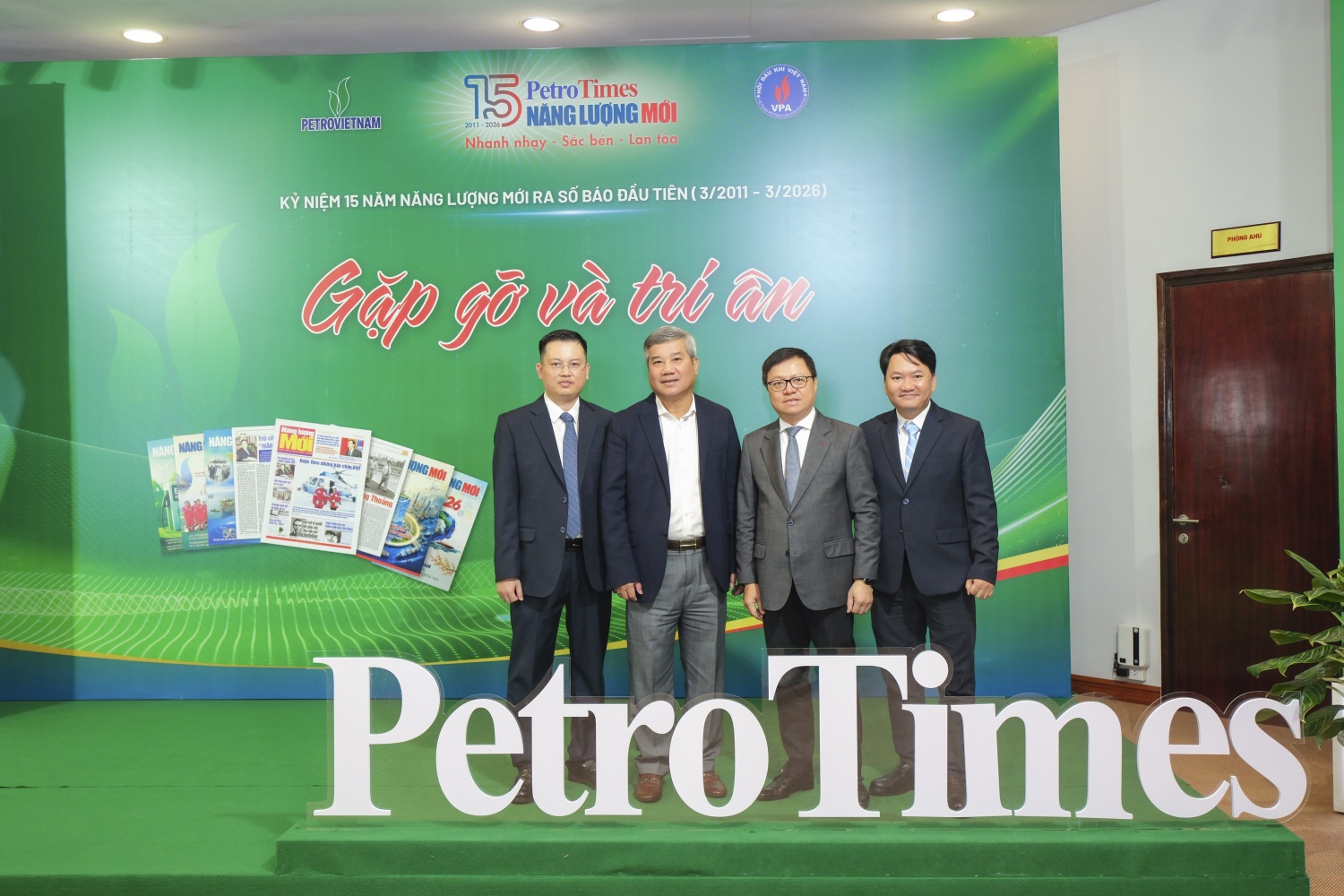 [Chùm ảnh] Lễ kỷ niệm 15 năm Tạp chí Năng lượng Mới - PetroTimes: Những khoảnh khắc đáng nhớ