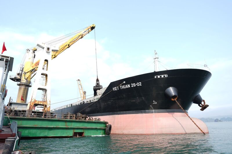 Đẩy mạnh sản xuất, tiêu thụ than đáp ứng cho khách hàng.