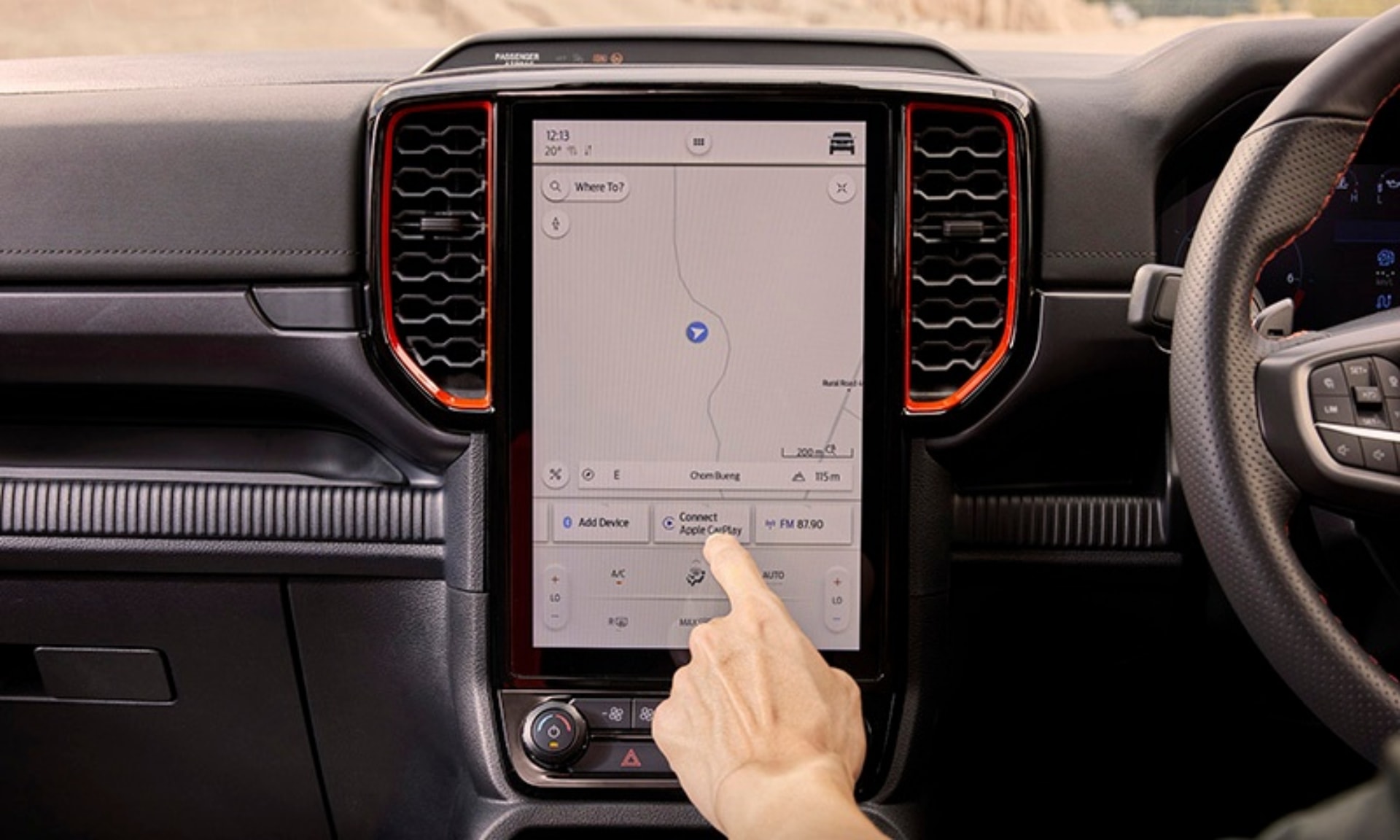 Màn hình cảm ứng trung tâm đặt dọc - Ảnh: Ford