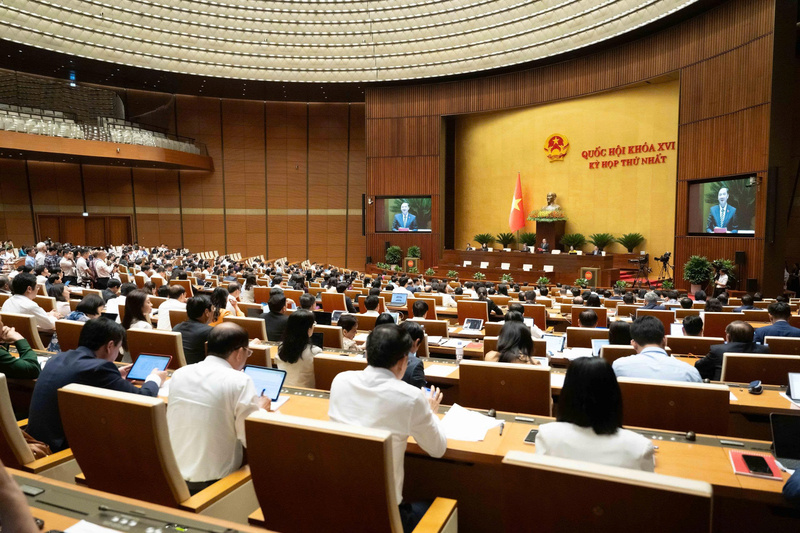 Các đại biểu Quốc hội trong phiên họp sáng 8/4.