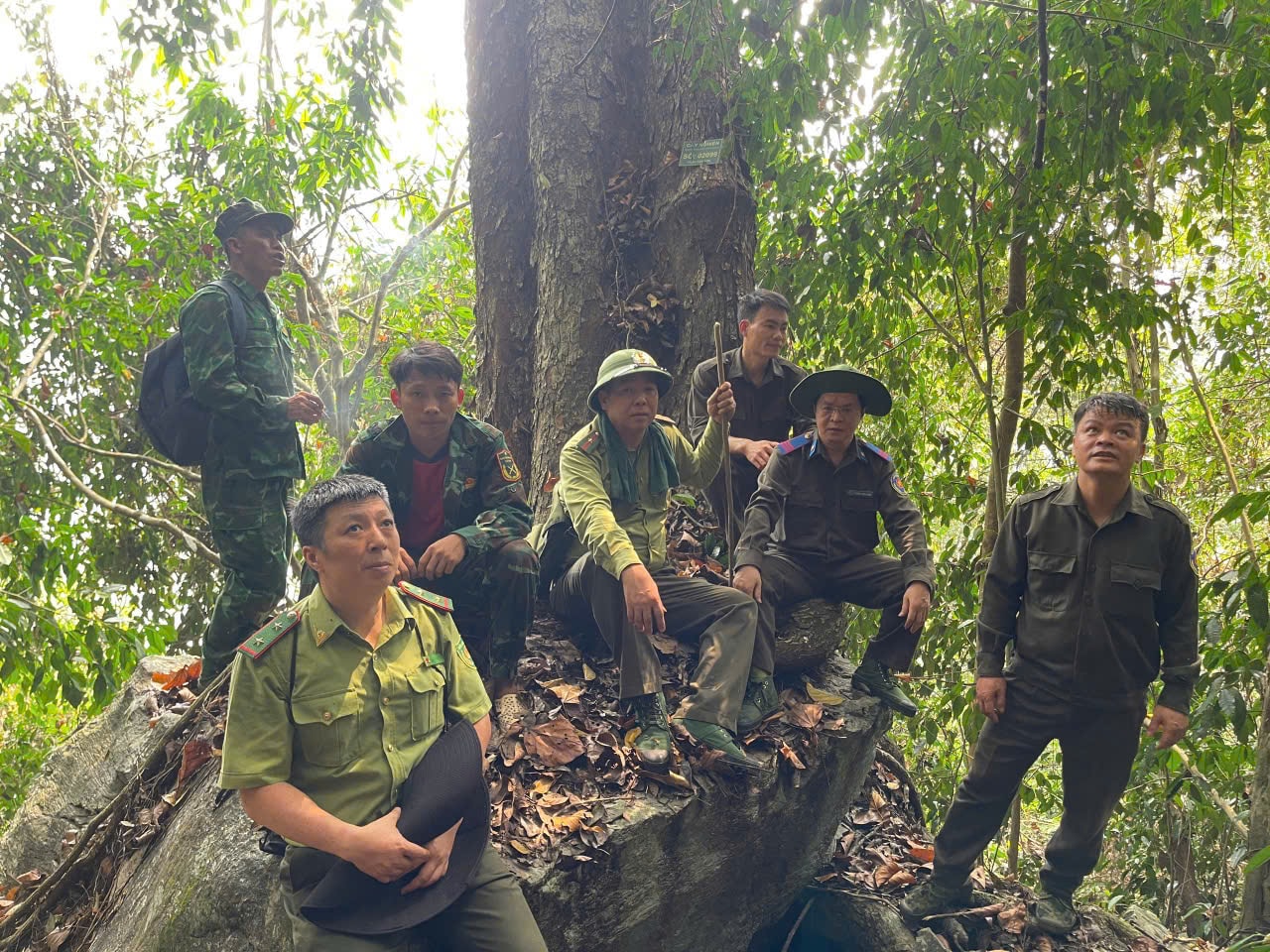 Tuần tra rừng đặc dụng xã Minh Tân
