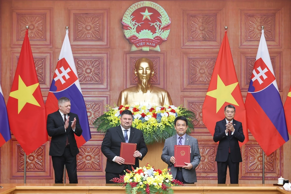 Việt Nam, Slovakia trao nhiều văn kiện hợp tác quan trọng- Ảnh 6.