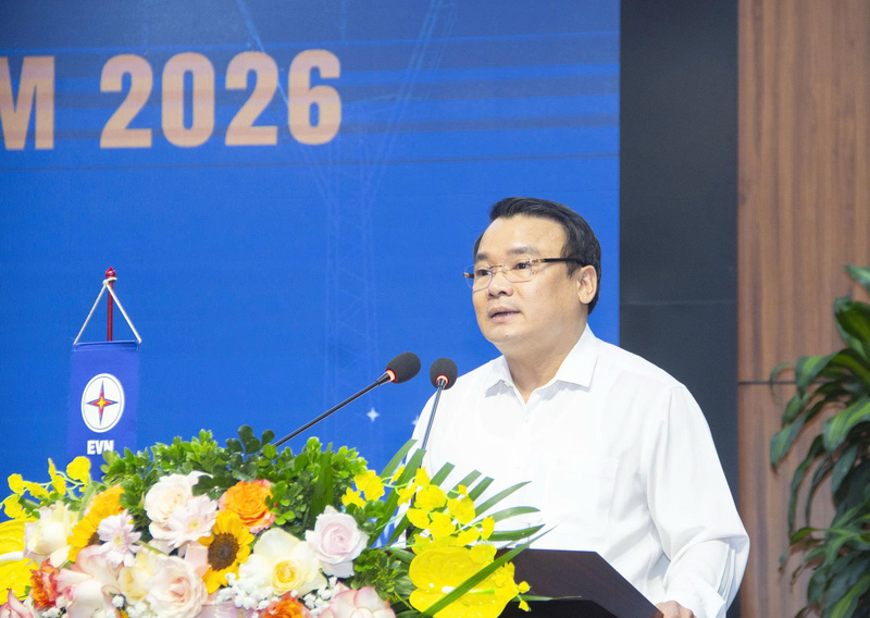 Phó Chủ tịch UBND tỉnh Nghệ An Phùng Thành Vinh phát biểu tại hội nghị. Ảnh: Mai Liễu