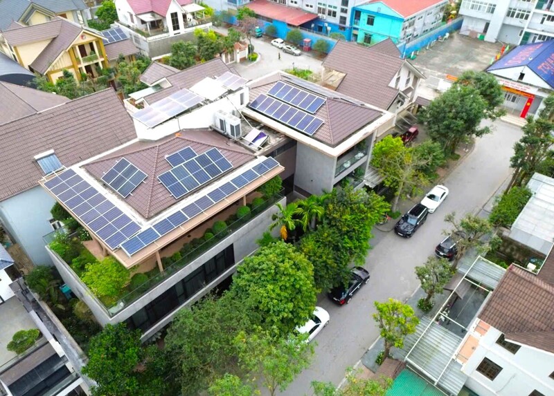 Với những gia đình dùng nhiều thiết bị sử dụng điện công suất lớn, điện mặt trời mái nhà là giải pháp tối ưu để tiết kiệm chi phí