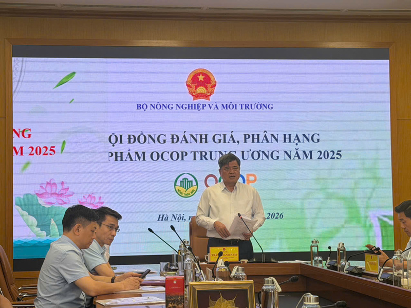 Sản phẩm bánh dừa nướng TOPCOCO của Đà Nẵng là 1 trong 40 sản phẩm được Hội đồng đánh giá, phân hạng sản phẩm OCOP Trung ương chấm chọn đạt chuẩn sản phẩm OCOP 5 sao. Ảnh: Bình An