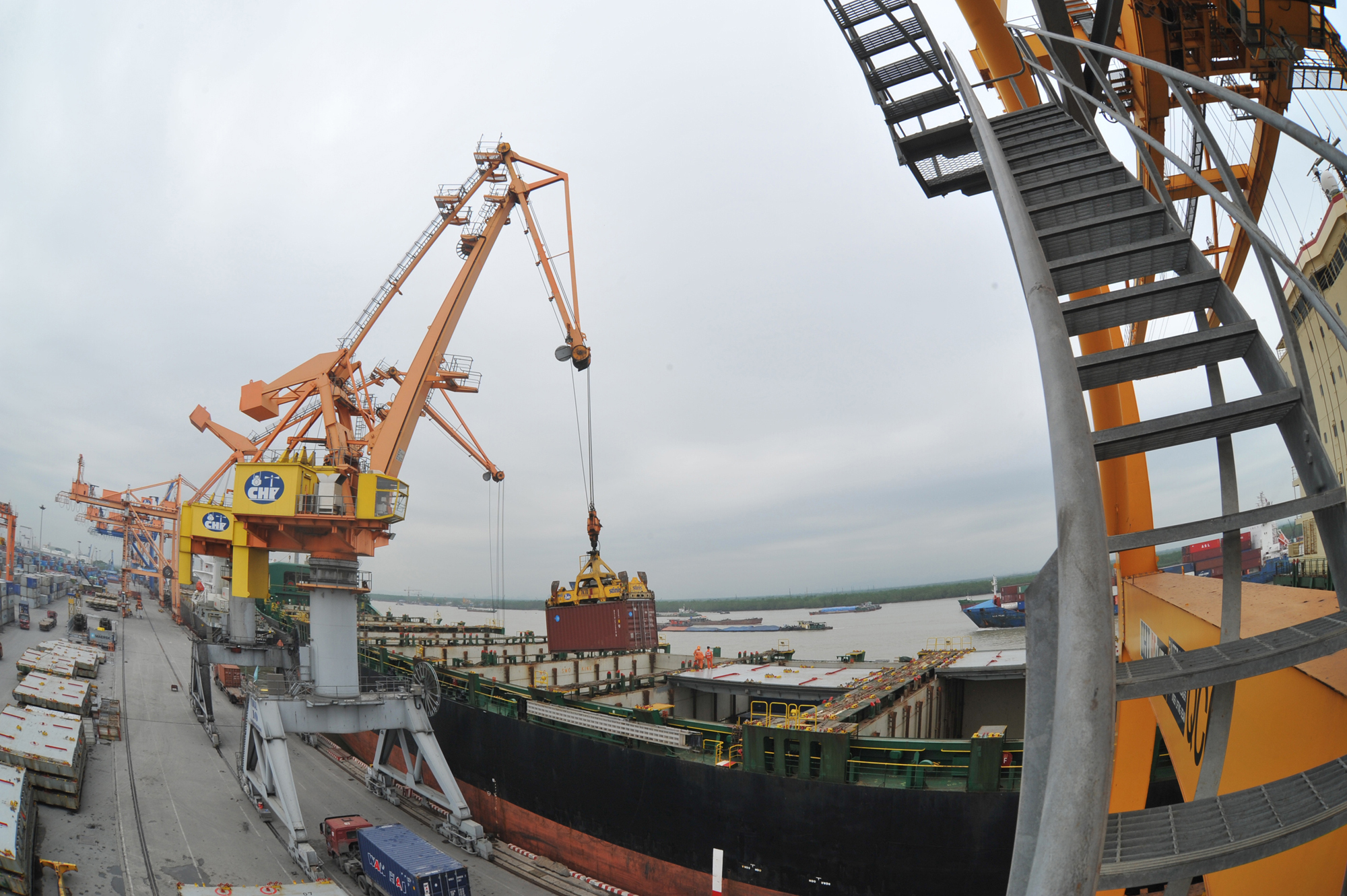 Hoạt động xuất nhập khẩu giữa Việt Nam và Liên minh châu Âu tăng trưởng mạnh thời gian qua. Ảnh: Cấn Dũng