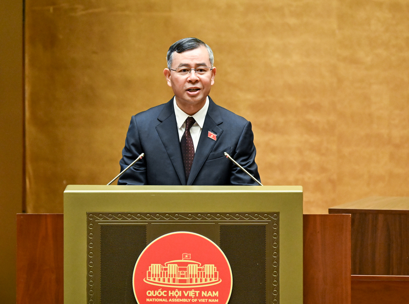 Bộ trưởng Bộ Tài chính Ngô Văn Tuấn trình bày Báo cáo tiếp thu, giải trình, chỉnh lý và hoàn thiện dự thảo Luật.