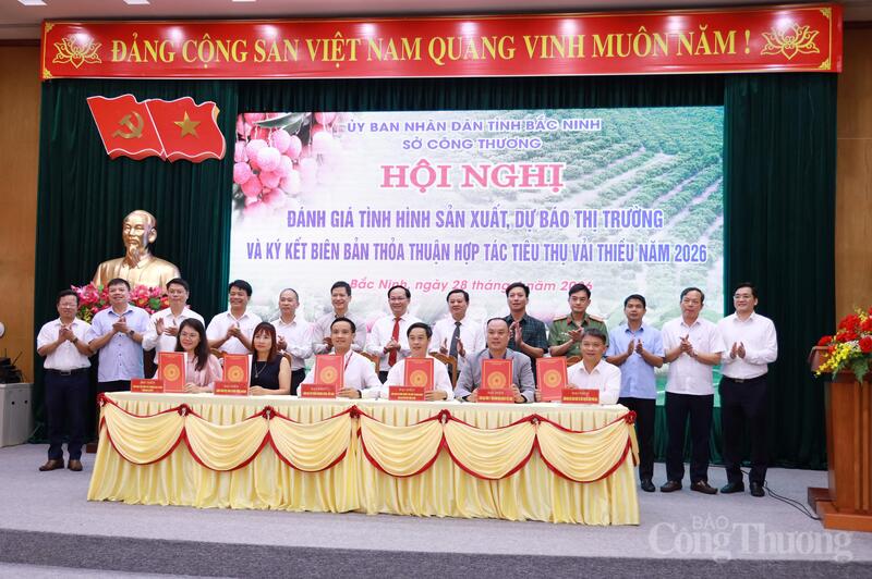 Lễ ký kết biên bản thỏa thuận, hợp tác tiêu thụ vải thiều Bắc Ninh năm 2026.