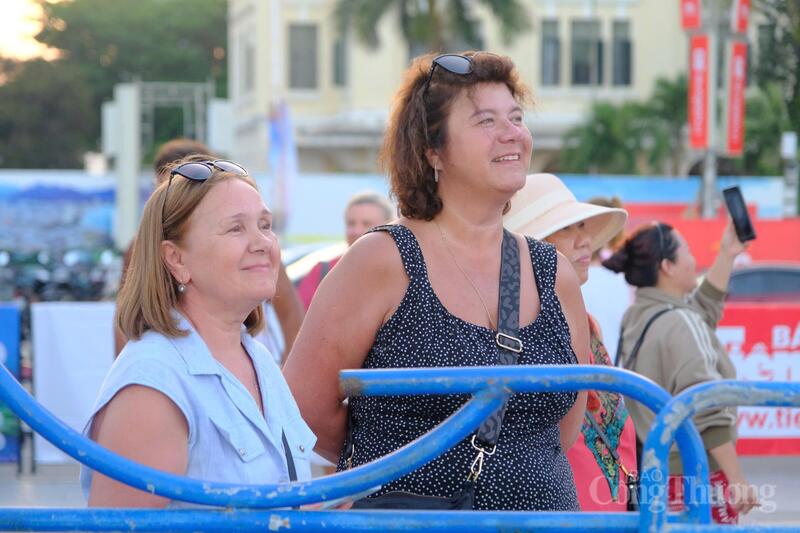 Tổng thu từ khách du lịch ước đạt 738.420 triệu đồng. Ảnh: Lê Sơn