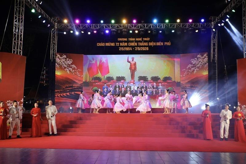 Chương trình nghệ thuật đặc biệt với chủ đề “Điện Biên - Bản hùng ca chiến thắng”. Ảnh: Thủy Lan