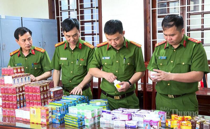 Trong năm 2025, lực lượng chức năng toàn tỉnh Thanh Hoá đã kiểm tra, xử lý hàng nghìn vụ việc liên quan đến hàng giả, hàng nhái và vi phạm sở hữu trí tuệ. Ảnh: Quốc Anh