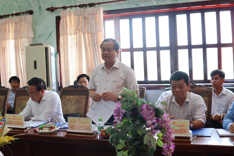 Ông Nguyễn Hồng Thanh, Phó Chủ tịch Thường trực UBND tỉnh Tây Ninh phát biểu tại buổi làm việc với đoàn công tác Bộ Xây dựng về tiến độ phát triển nhà ở xã hội trên địa bàn tỉnh Tây Ninh. Ảnh: Hải Đường