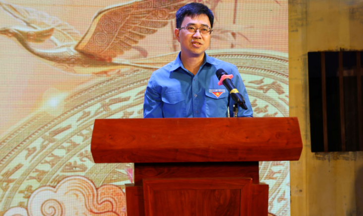 Đồng chí Bùi Hoàng Tùng, Bí thư Đoàn Thanh niên Chính phủ phát biểu tại chương trình. Ảnh: HP