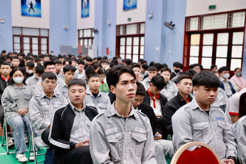 Cục Thương mại điện tử và Kinh tế số thường xuyên tổ chức các lớp tập huấn kỹ năng số ở các địa phương.