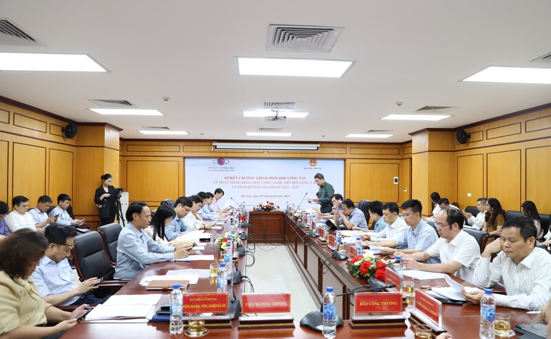 Ngày 15/3/2022, Bộ Công Thương và VAST đã ký kết Chương trình phối hợp công tác giai đoạn 2023 - 2026, định hướng đến năm 2030, nhằm thúc đẩy nghiên cứu, ứng dụng KHCN phục vụ phát triển ngành Công Thương. Ảnh: VAST