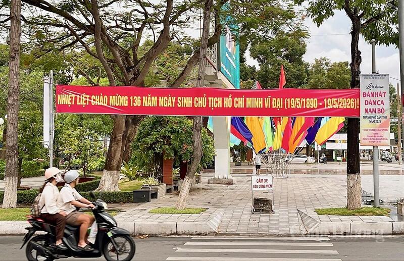 Chủ tịch Hồ Chí Minh là tấm gương sáng ngời về tinh thần tự học và học tập suốt đời.