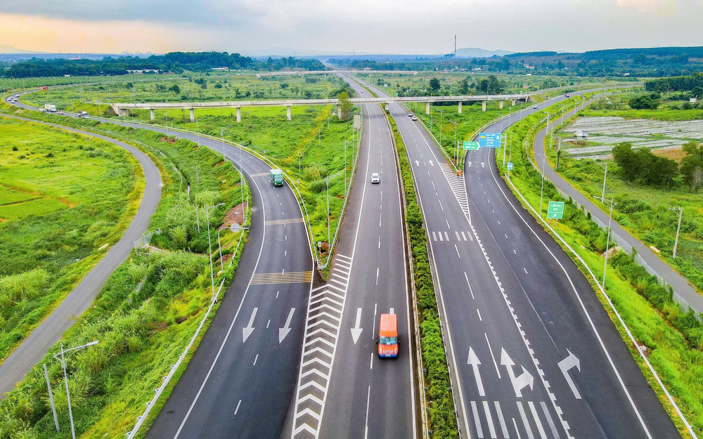 Bộ Tài chính đang lấy ý kiến đối với dự thảo Nghị định quy định việc chào bán trái phiếu ra công chúng của doanh nghiệp dự án đầu tư theo phương thức đối tác công tư. Ảnh: QD. 3.jpg