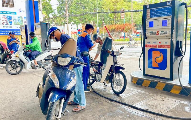 Cần Thơ: Xăng E10 vào thị trường, người dân đón nhận, sức mua ổn định - 9