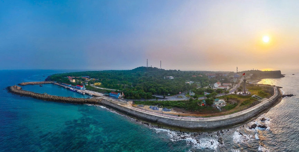 Đặc khu Cồn Cỏ là đặc khu duy nhất trên vùng biển duyên hải Bắc Trung Bộ - Ảnh: Viết Hảo 1-9.jpg