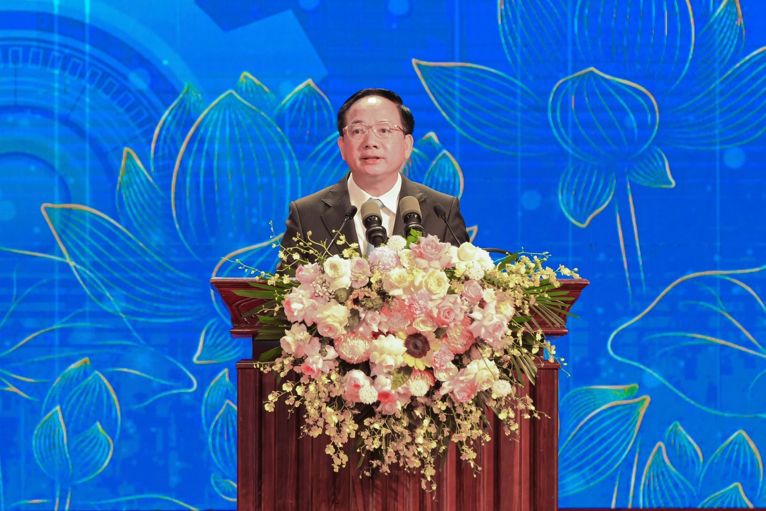 [Chùm ảnh] Đoàn đại biểu Công đoàn Petrovietnam dự Hội nghị sơ kết 5 năm thực hiện Kết luận 01-KL/TW của Bộ Chính trị