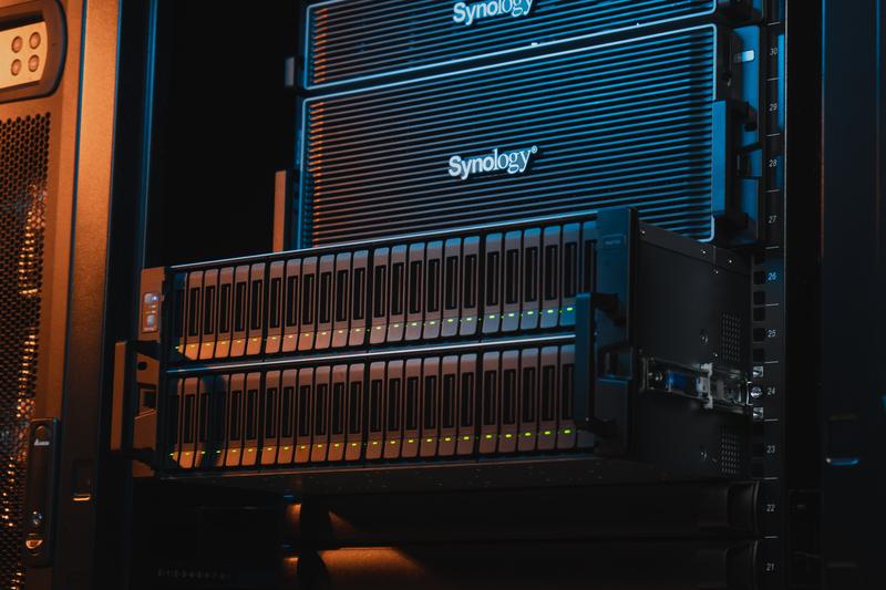 Synology giới thiệu PAS7700 - hệ thống lưu trữ hiệu năng cao cho AI và trung tâm dữ liệu.