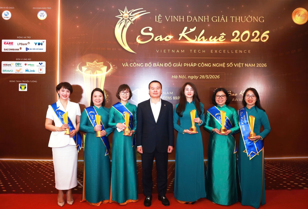 Đại diện một số đơn vị BIDV tại Lễ trao giải Sao Khuê 2026 anh-01.jpg