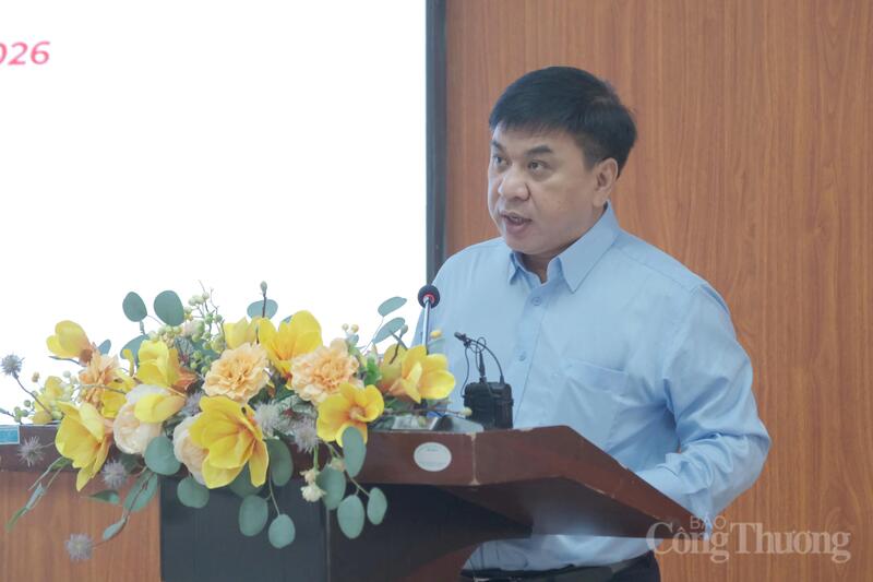 Ông Lê Hoàng Tài, Phó Cục trưởng Cục Xúc tiến thương mại, Bộ Công Thương phát biểu tại buổi làm việc. Ảnh: Duy Tín