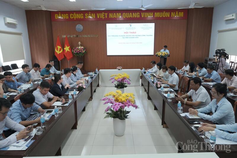 Quang cảnh buổi làm việc. Ảnh: Duy Tín