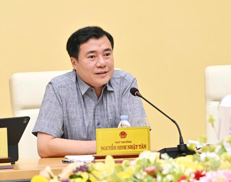 Thứ trưởng Nguyễn Sinh Nhật Tân giao nhiệm vụ cho các đơn vị. Ảnh: Cấn Dũng