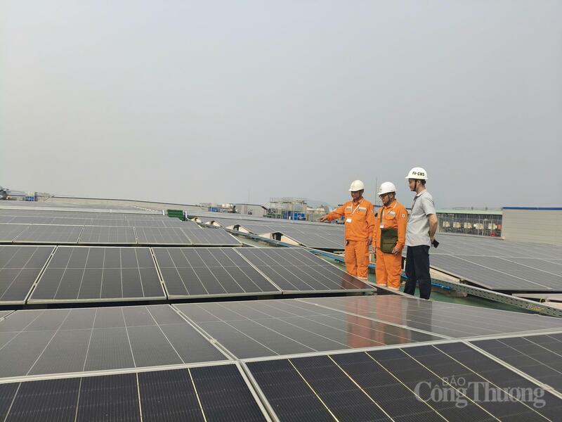 Việc đẩy mạnh phát triển điện mặt trời mái nhà hợp chặt chẽ với phong trào thực hành tiết kiệm điện sâu rộng góp phần đảm bảo an ninh năng lượng quốc gia.